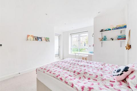 3 bedroom flat for sale, The Avenue, London,NW6