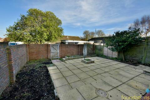 1 Coombe Shaw, Ninfield, Battle, TN33 9LQ