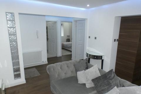2 bedroom apartment to rent, Laurel Place, Glasgow G11