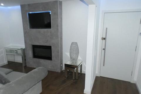 2 bedroom apartment to rent, Laurel Place, Glasgow G11