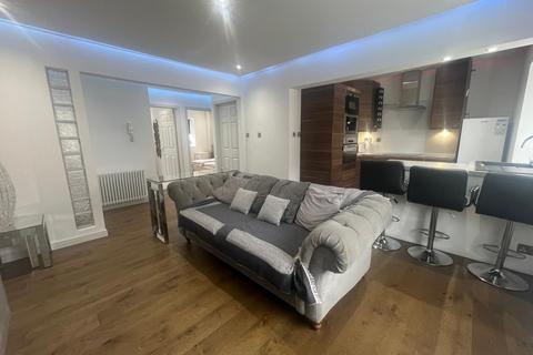 2 bedroom apartment to rent, Laurel Place, Glasgow G11