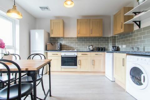 4 bedroom flat to rent, Morrison Circus, Haymarket, Edinburgh, EH3