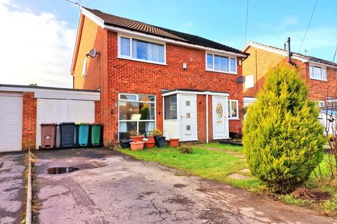 3 bedroom semi-detached house to rent, Longley Close, Preston PR2