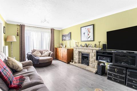 8 Old School Close, Caversfield, Bicester, OX27 8TW