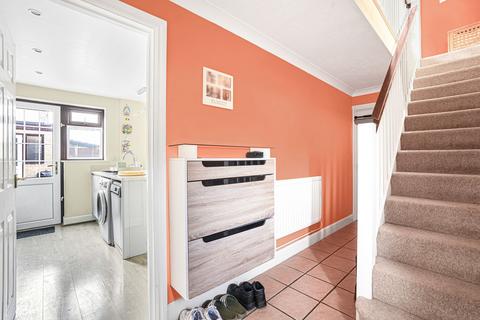 8 Old School Close, Caversfield, Bicester, OX27 8TW