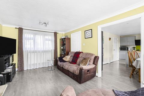 8 Old School Close, Caversfield, Bicester, OX27 8TW