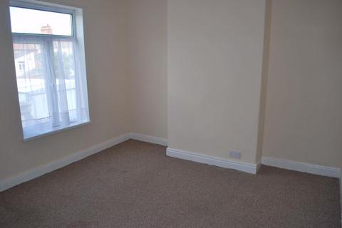 2 bedroom end of terrace house to rent, Edward Street, WITHERNSEA