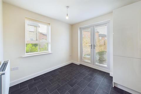 3 bedroom semi-detached house to rent, Bailey Crescent, Appleton Thorn