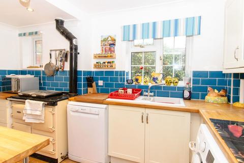 14 Cuckoo Close, North Waltham, Basingstoke, RG25 2BJ
