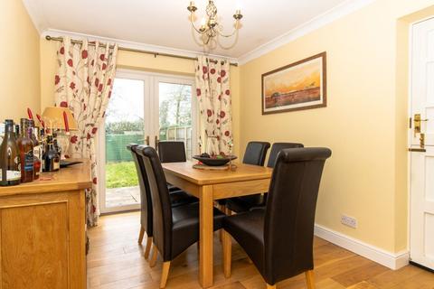 14 Cuckoo Close, North Waltham, Basingstoke, RG25 2BJ