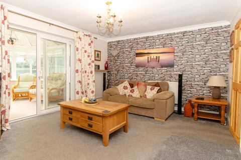 14 Cuckoo Close, North Waltham, Basingstoke, RG25 2BJ