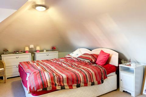 14 Cuckoo Close, North Waltham, Basingstoke, RG25 2BJ