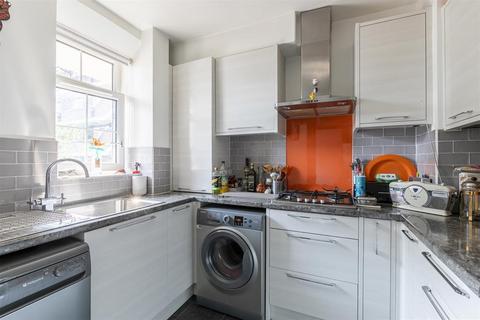 3 bedroom apartment for sale, Stoke Newington Church Street, London, N16