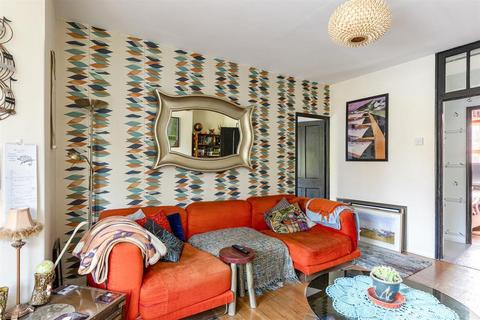 3 bedroom apartment for sale, Stoke Newington Church Street, London, N16