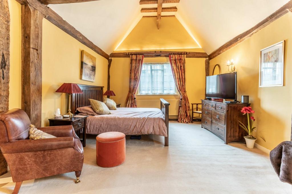 Main Bedroom