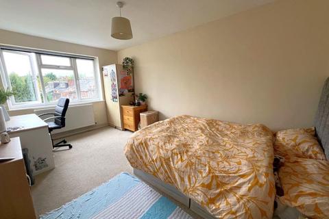 2 bedroom flat to rent, Well Street, Exeter, EX4 6QL