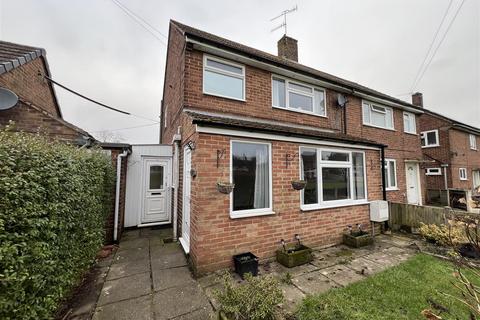 2 bedroom property to rent, 2 Blyth Close, Blythe Bridge, Stoke-On-Trent