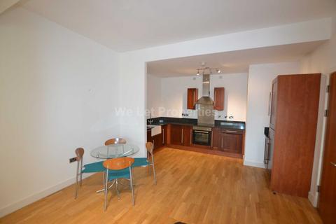 3 bedroom apartment to rent, Oldham Road, Manchester M4