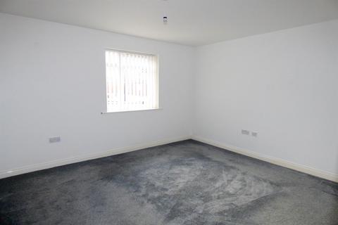 2 bedroom apartment to rent, Redwood Avenue, South Shields