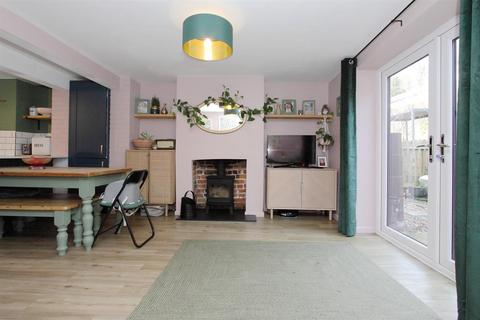 2 bedroom terraced house for sale, The Green, Whitchurch