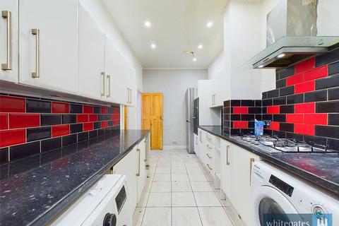 4 bedroom end of terrace house for sale, Cross Lane, Bradford, West Yorkshire, BD7