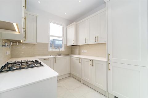 4 bedroom flat to rent, Sutherland Villas, Ealing, W13