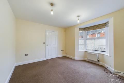 3 bedroom terraced house to rent, Whitehead Way, Buckingham