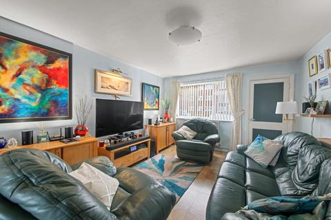 2 bedroom maisonette for sale, Compton Road, Hayes, UB3 2AZ