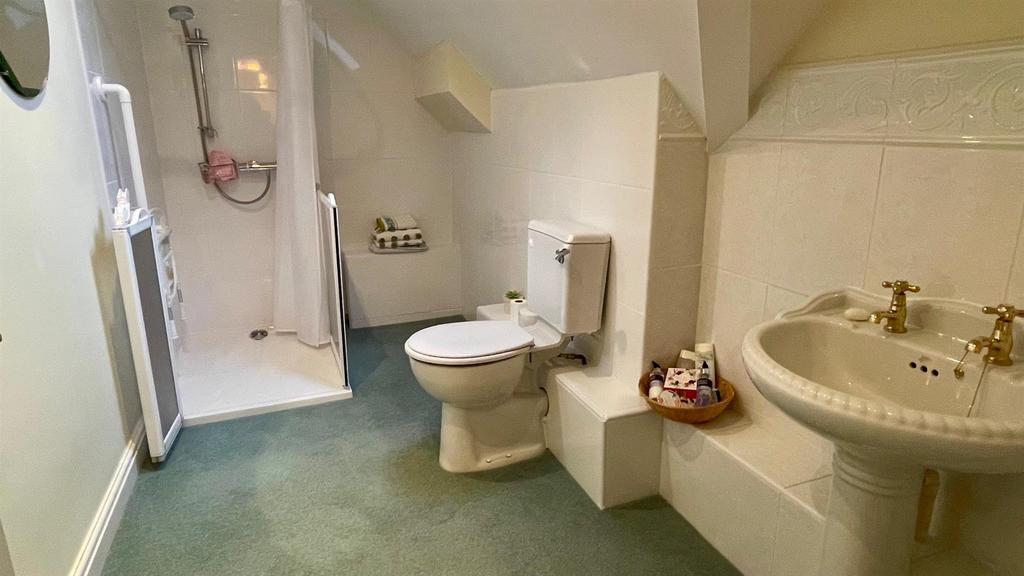 3 piece shower room