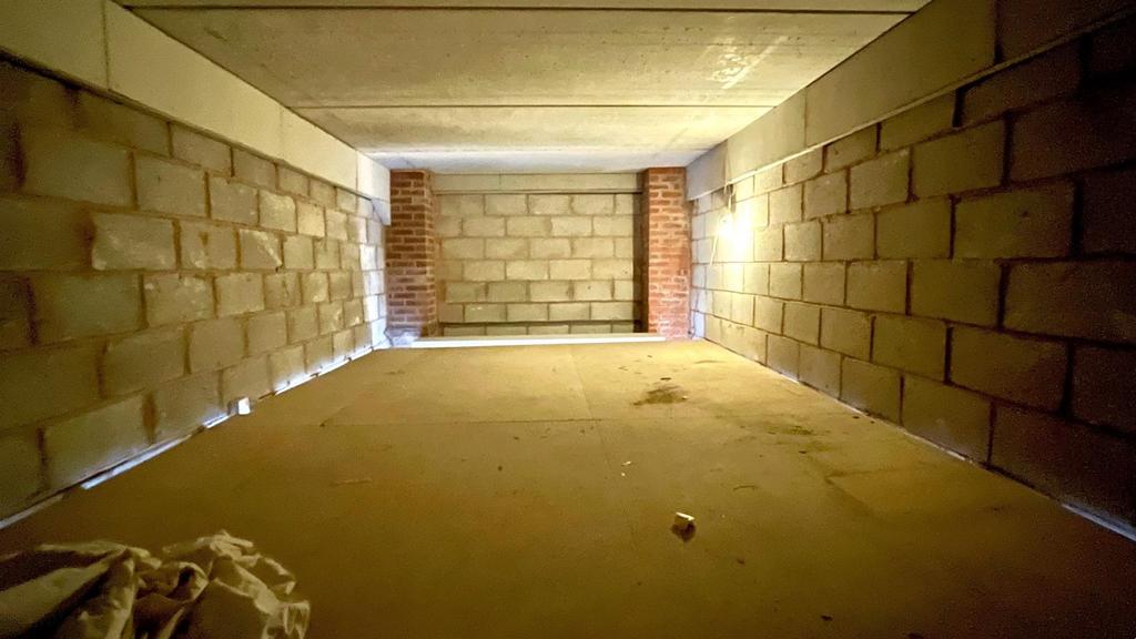 Mazzanine storage area