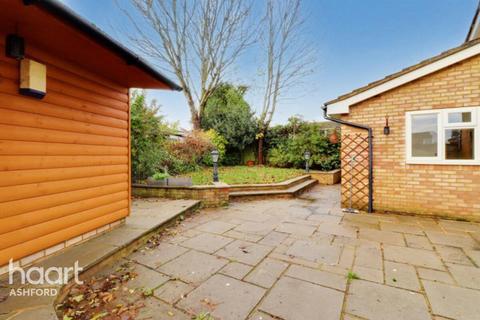 5 bedroom detached house for sale, Crofton Close, Ashford