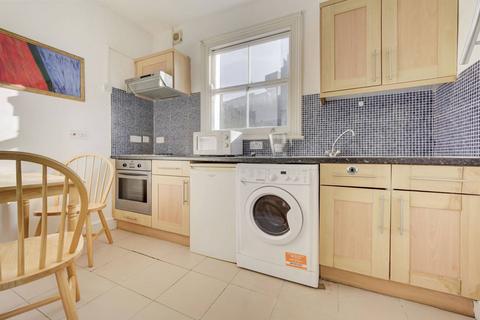 Studio to rent, Collingham Place, Kensington, London, SW5