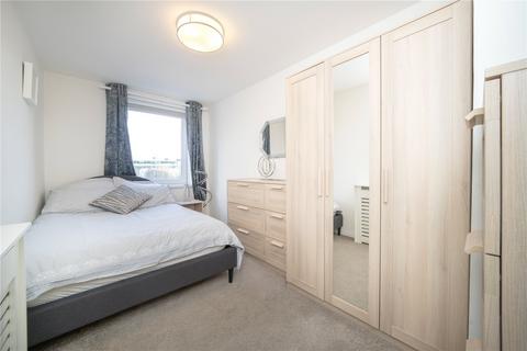 3 bedroom apartment to rent, Chiswick High Road, London W4