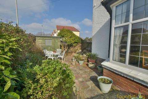 2 bedroom ground floor flat for sale, Cantelupe Road, Bexhill-on-Sea, TN40