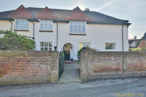 2 bedroom ground floor flat for sale, Cantelupe Road, Bexhill-on-Sea, TN40