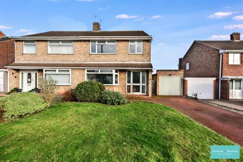 3 bedroom semi-detached house for sale, Clumber Drive, Radcliffe-On-Trent, Nottingham