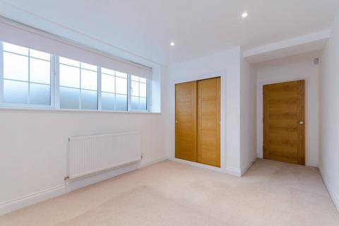 1 bedroom flat to rent, Burgess Mews, Wimbledon, London, SW19