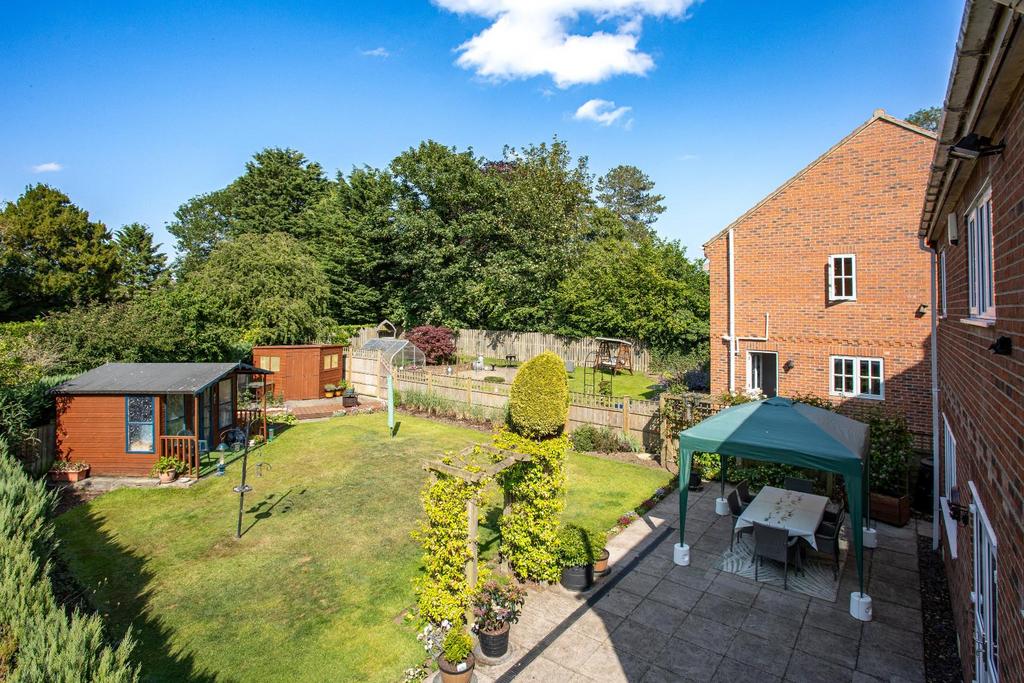 4 The Beeches - Externals-M94 A6070.jpg