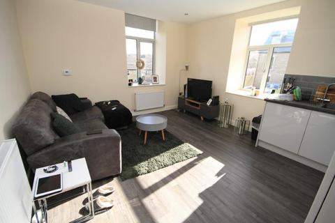 1 bedroom apartment to rent, High Street, Idle, Bradford