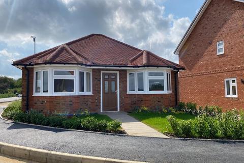 2 bedroom bungalow to rent, Newman Close, Whitchurch, Aylesbury, Buckinghamshire