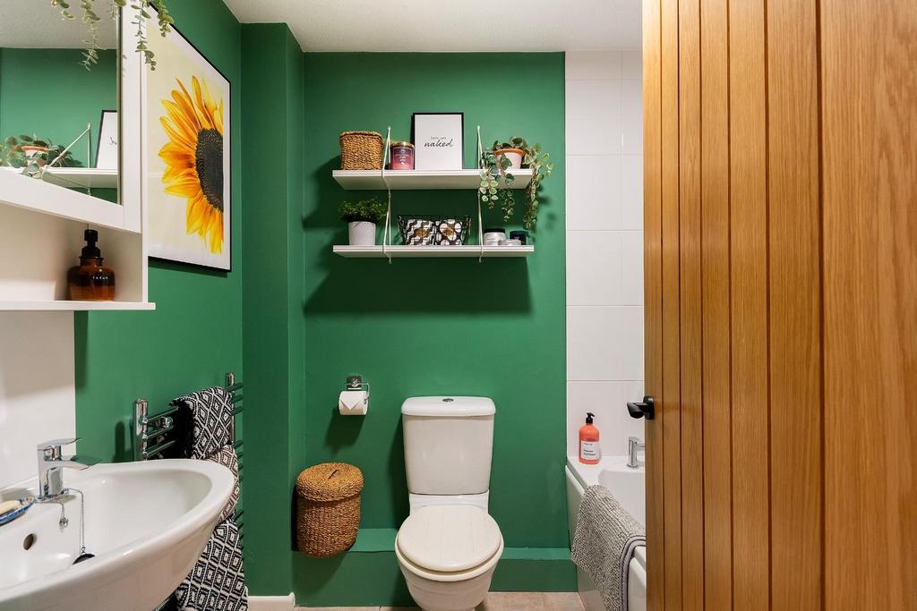 0 B5 TCPY - Bathroom D.jpg