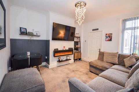 2 bedroom flat for sale, East View, Wideopen