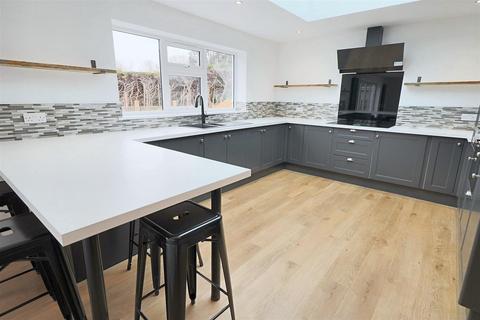 8 Borrow Road, Lowestoft, NR32 3PN