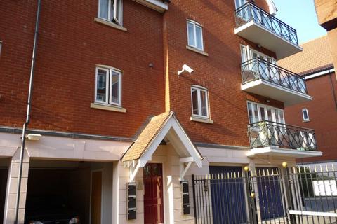 2 bedroom flat to rent, Neptune Square