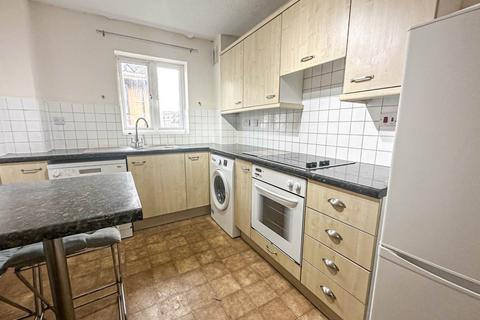 2 bedroom flat to rent, Neptune Square