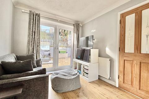 6 Bowland Close, Paignton, TQ4 7RT
