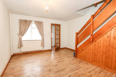 15 Blackthorn Close, Pennington, Lymington, SO41 8AY