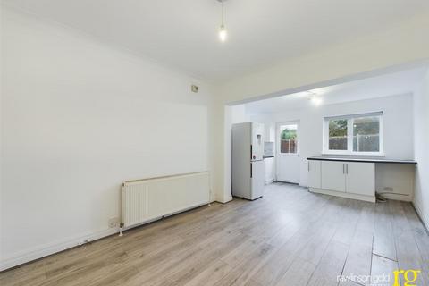 2 bedroom flat for sale, Maricas Avenue, Harrow