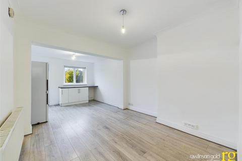 2 bedroom flat for sale, Maricas Avenue, Harrow