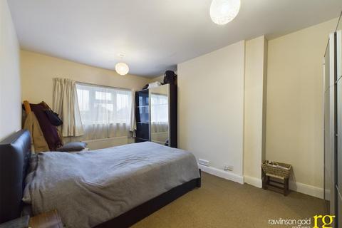 undefined, Maricas Avenue, Harrow